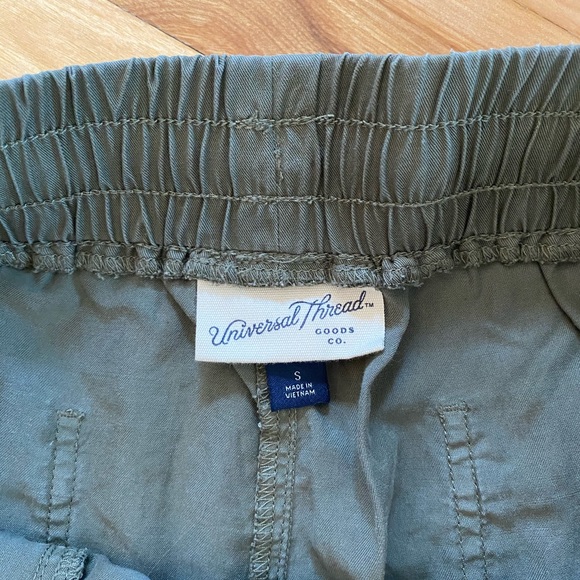Universal Thread Shorts - Picture 2 of 2